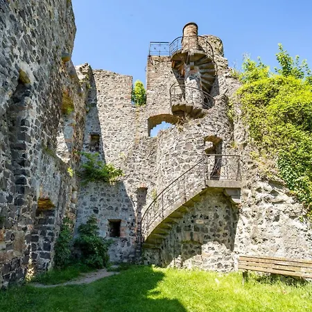 Burghotel Staufenberg Hotel 4*
