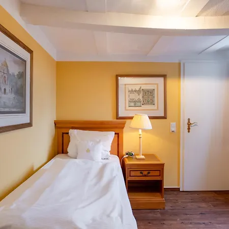 Hotel Burghotel Staufenberg (Hessen)