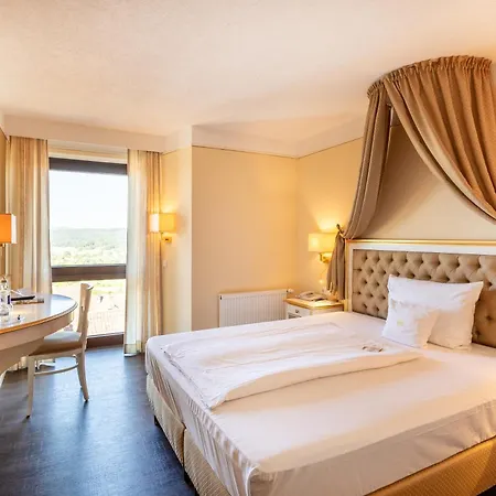 Hotel Burghotel Staufenberg 4*