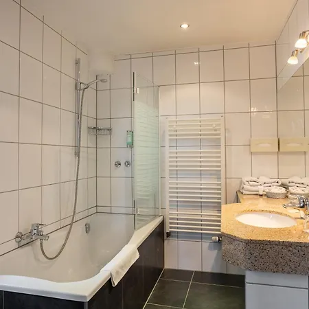 Burghotel Staufenberg 4*