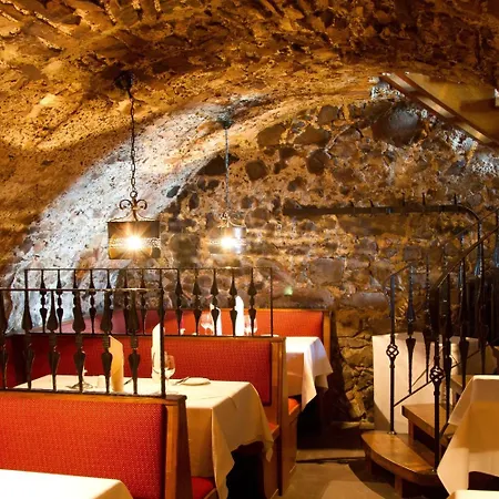 Burghotel Hotel 4*