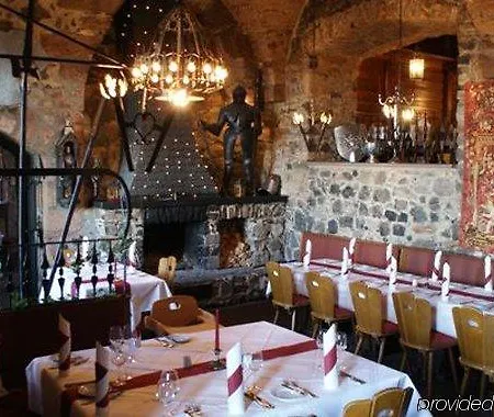 Hotel Burghotel Staufenberg 4*