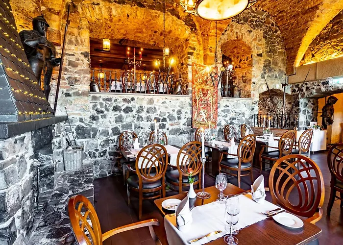 Hotel Burghotel Staufenberg (Hessen)